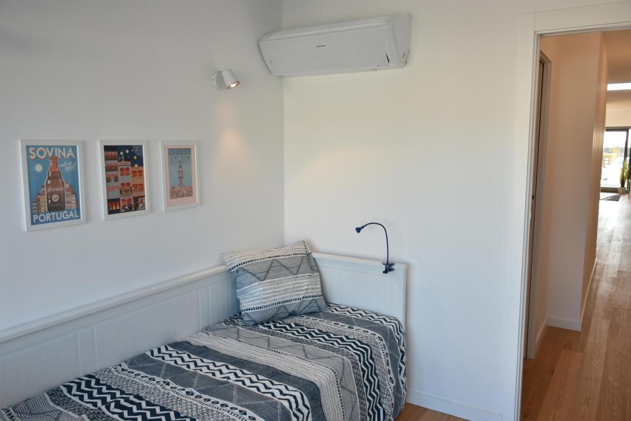 Sunny Penthouse Whith Balcony 9min Walk Main Station Apartamento Oporto