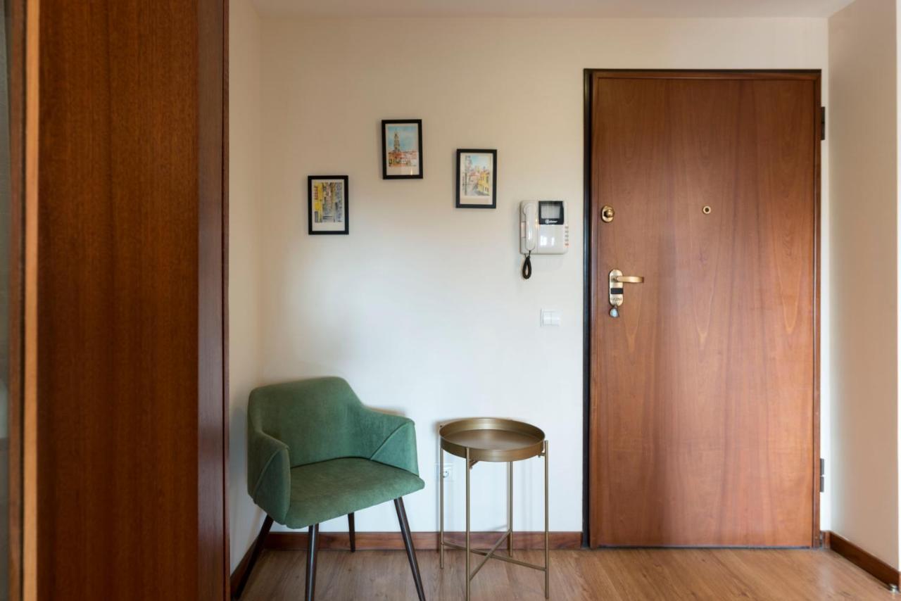 Lovelystay - Homey Feeling Flat W/ Free Parking Oporto