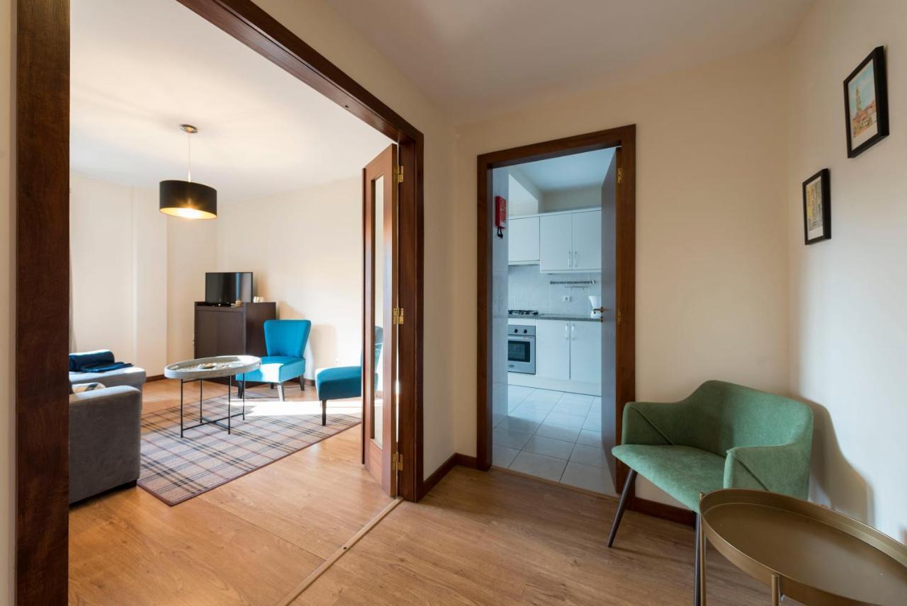 Apartamento Lovelystay - Homey Feeling Flat W/ Free Parking