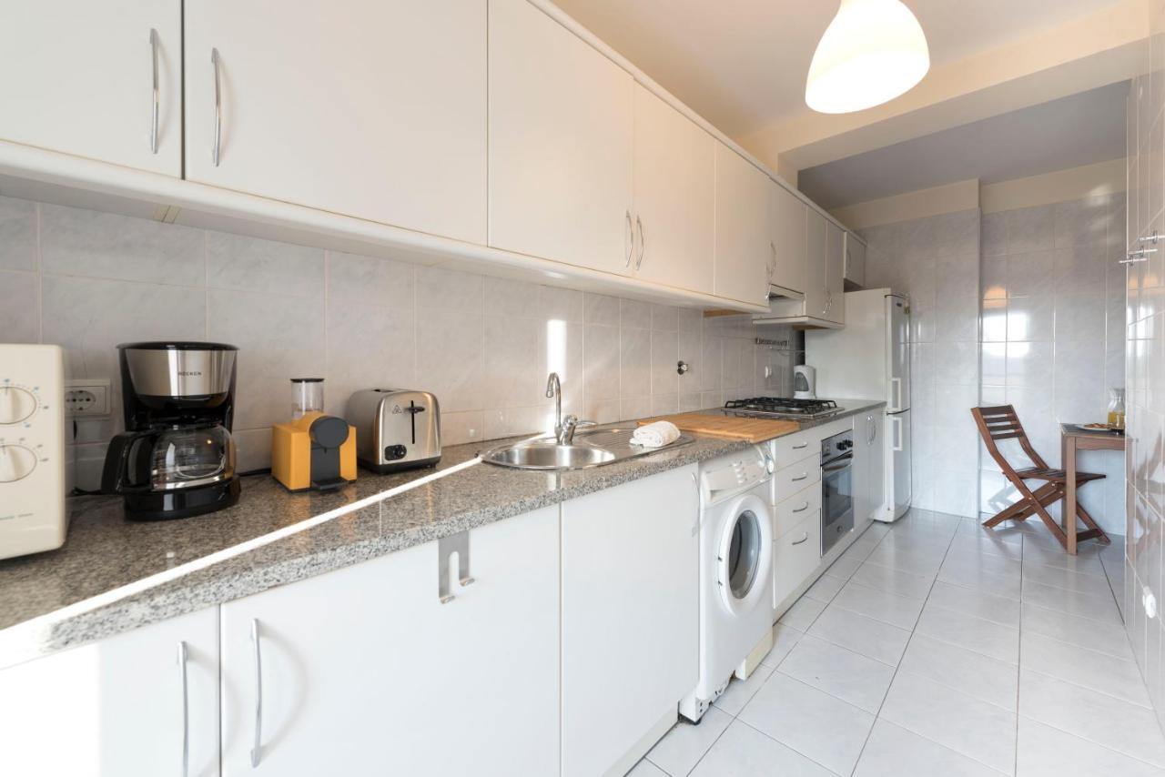 Lovelystay - Homey Feeling Flat W/ Free Parking Apartamento Oporto