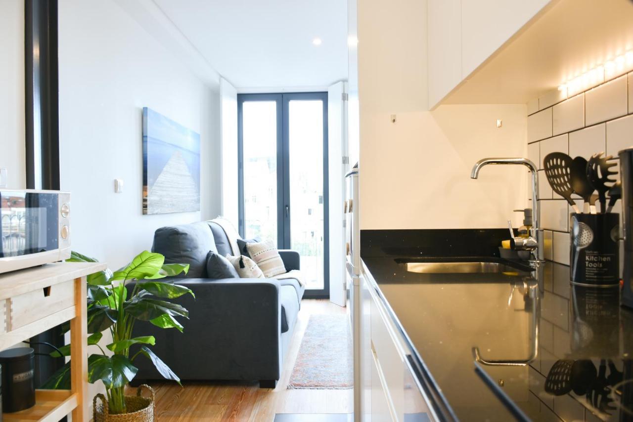 Apartamento Comfortable&central W/balcony-9 Min Walk Trindade Oporto
