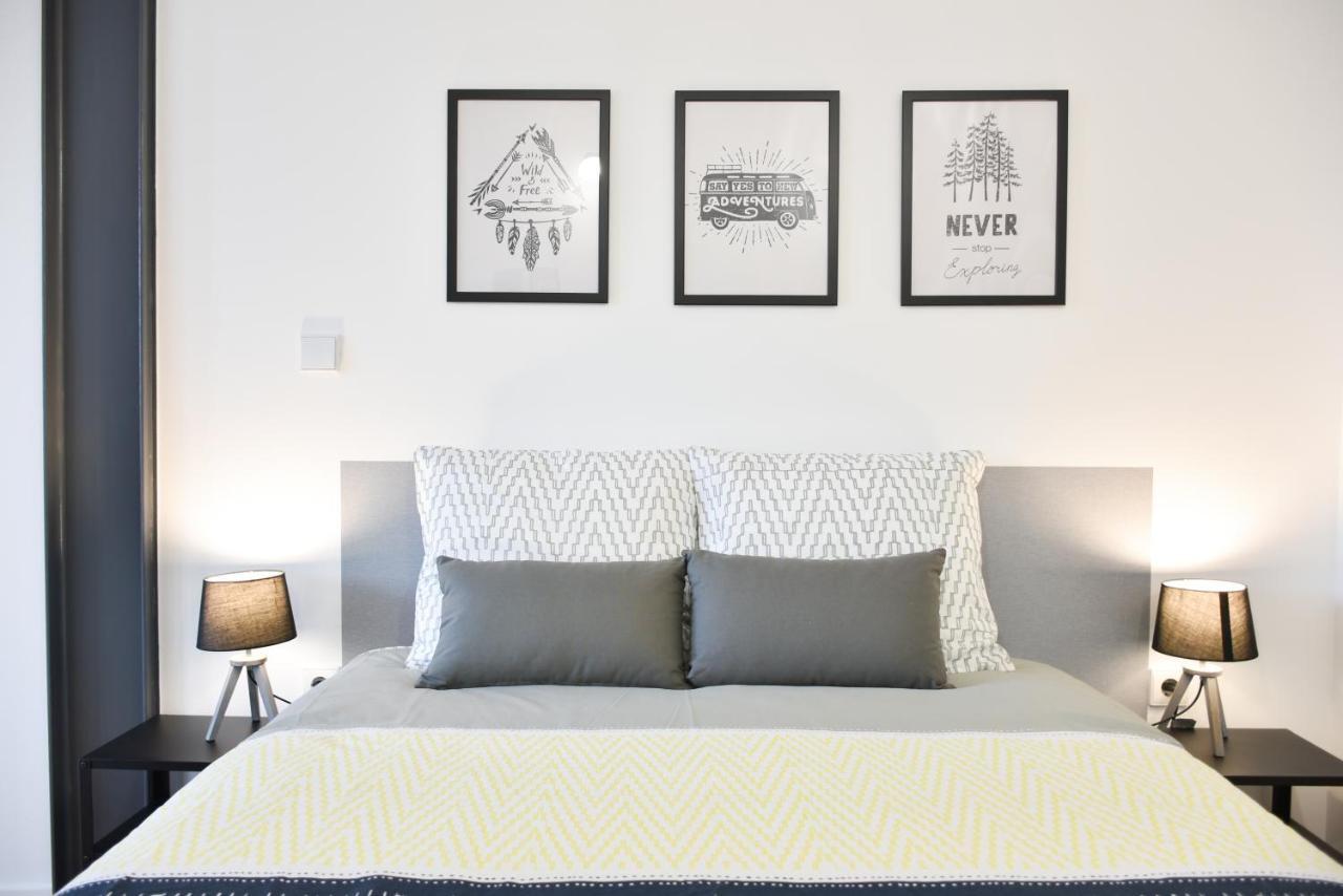 Comfortable&central W/balcony-9 Min Walk Trindade * Oporto