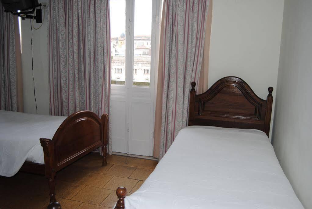 Peninsular- Hotel Oporto