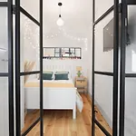 Vibrant flat by São Bento w/balcony - Loureiro140