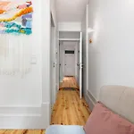 Vibrant flat by São Bento w/balcony - Loureiro140