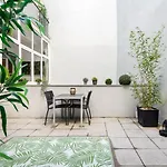 Elegant Studio & Private Garden In Historical Centre