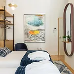 In Between Exclusive Charm Apartment By The Center