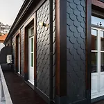 Victoria Luxury Apartment, Historic House Downtown