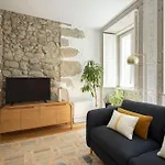 Elegant Apartment In The Historical Center Of Porto