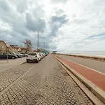 Espinho Seawalk And Seaview By Vacationy