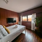 Travel And Live Poveiros