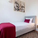 Bright Flat Few Steps To Aliados Av By Lovelystay