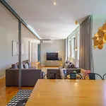 Elegant Apartment For 12 Guests In Oporto