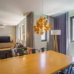 Elegant Apartment For 12 Guests In Oporto
