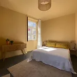 Sunny Apartment