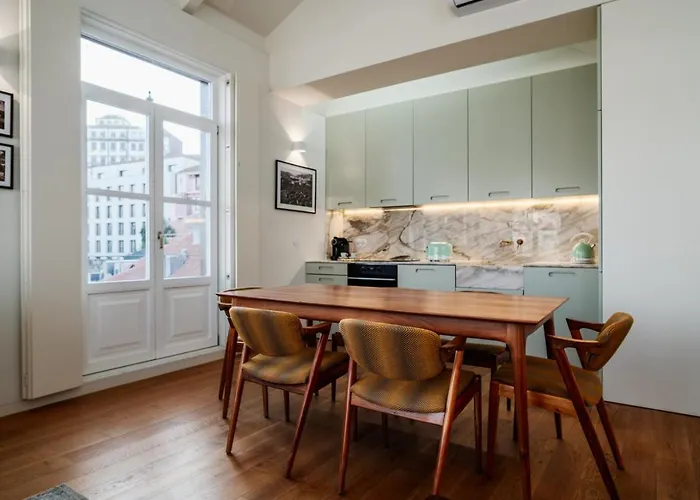Victoria Luxury Apartment, Historic House Downtown