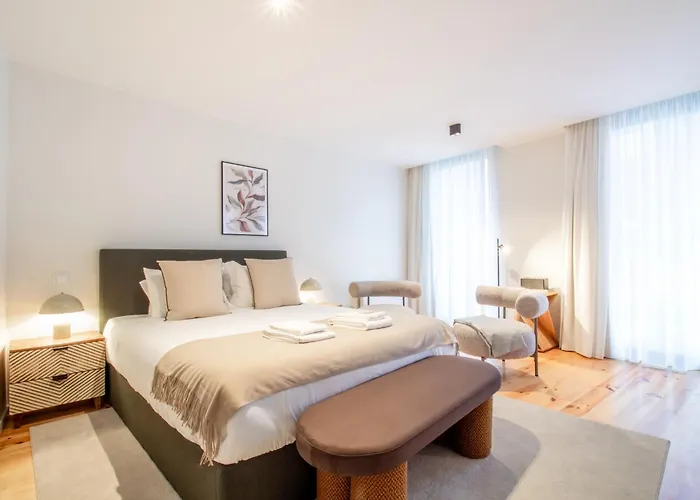 Luxurious Studio Retreat In Porto By Lovelystay