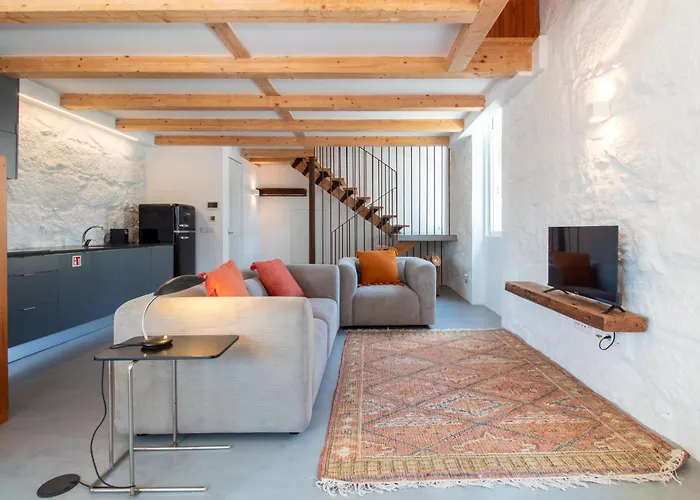 Stylish Duplex Home By Lovelystay