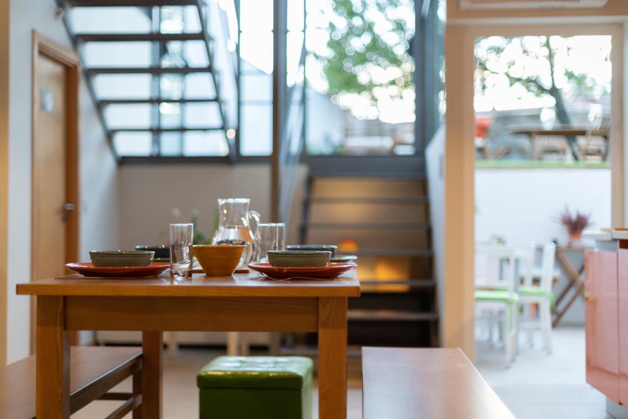 Peach & Hostal Oporto