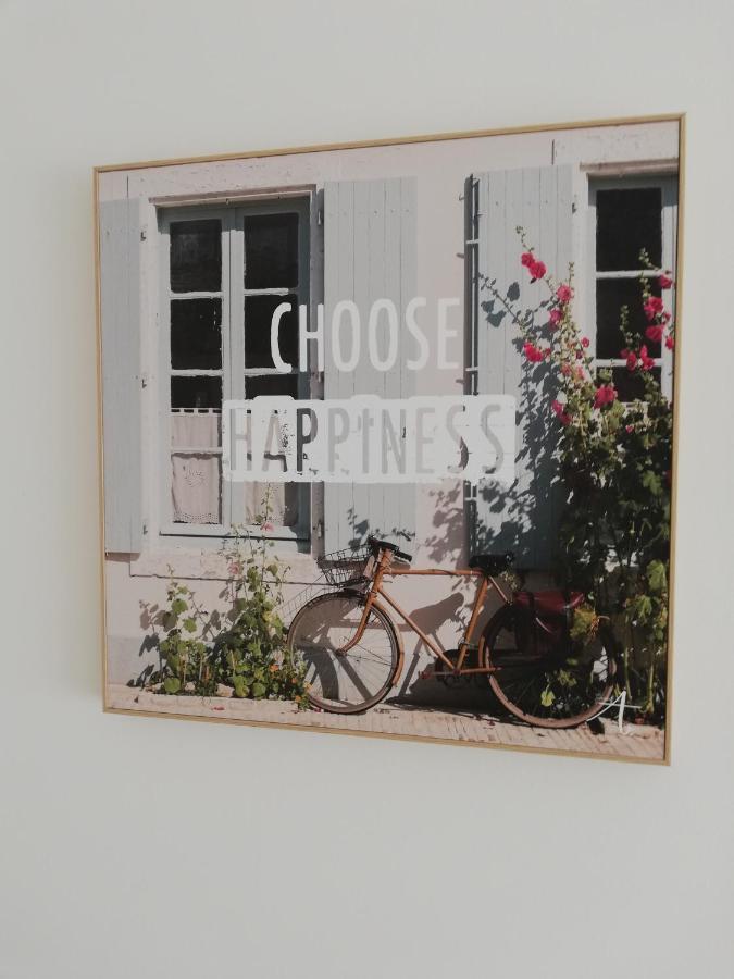 Apartment Choose Happiness *