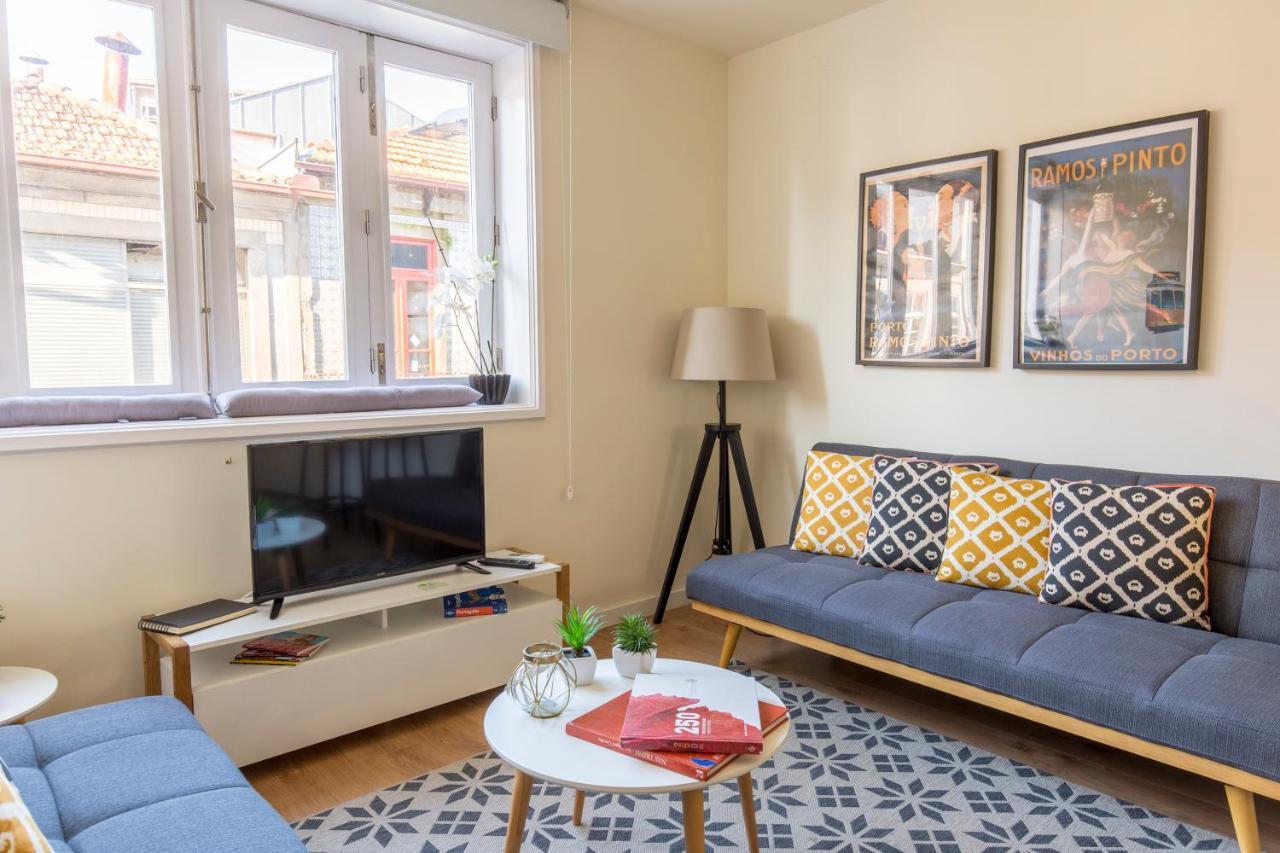 Between Walls By The Center With A/c Apartamento Oporto