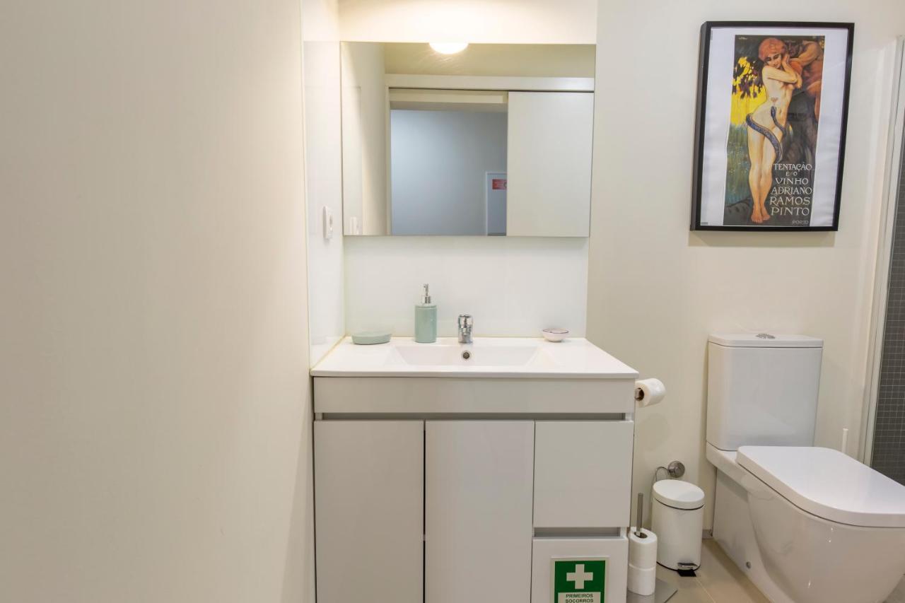 Between Walls By The Center With A/c Apartamento Oporto
