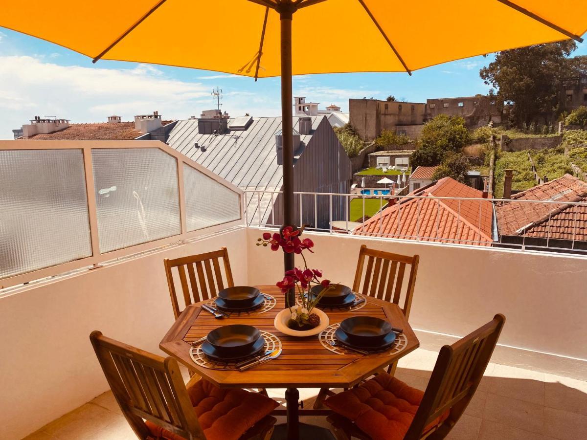 Com Patio Na Rua Principal Da Apartamento Porto