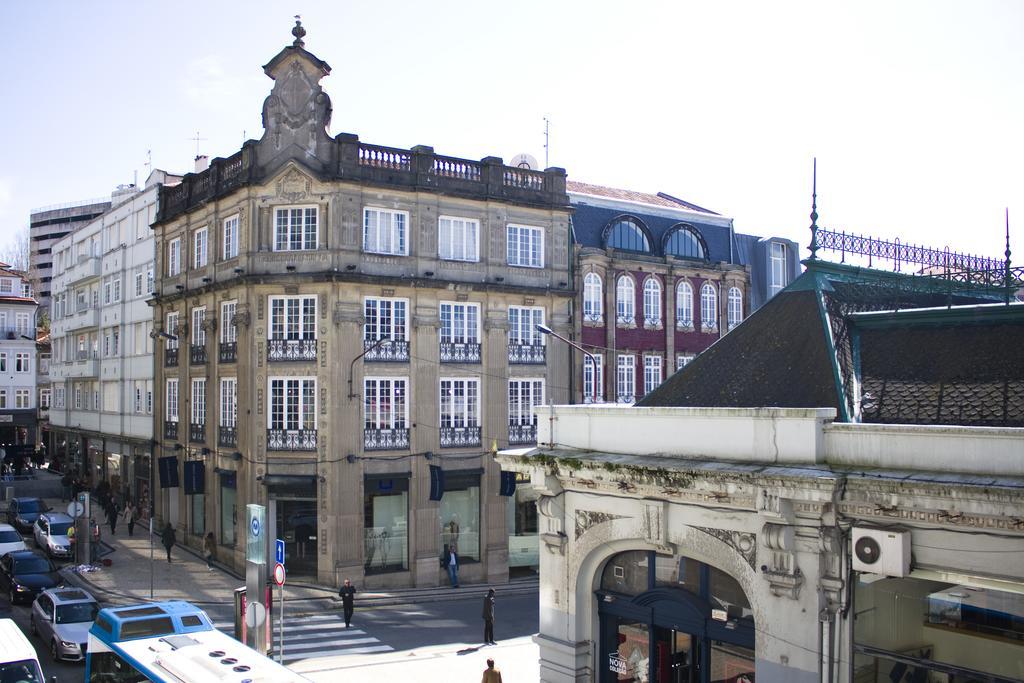 688 * Oporto
