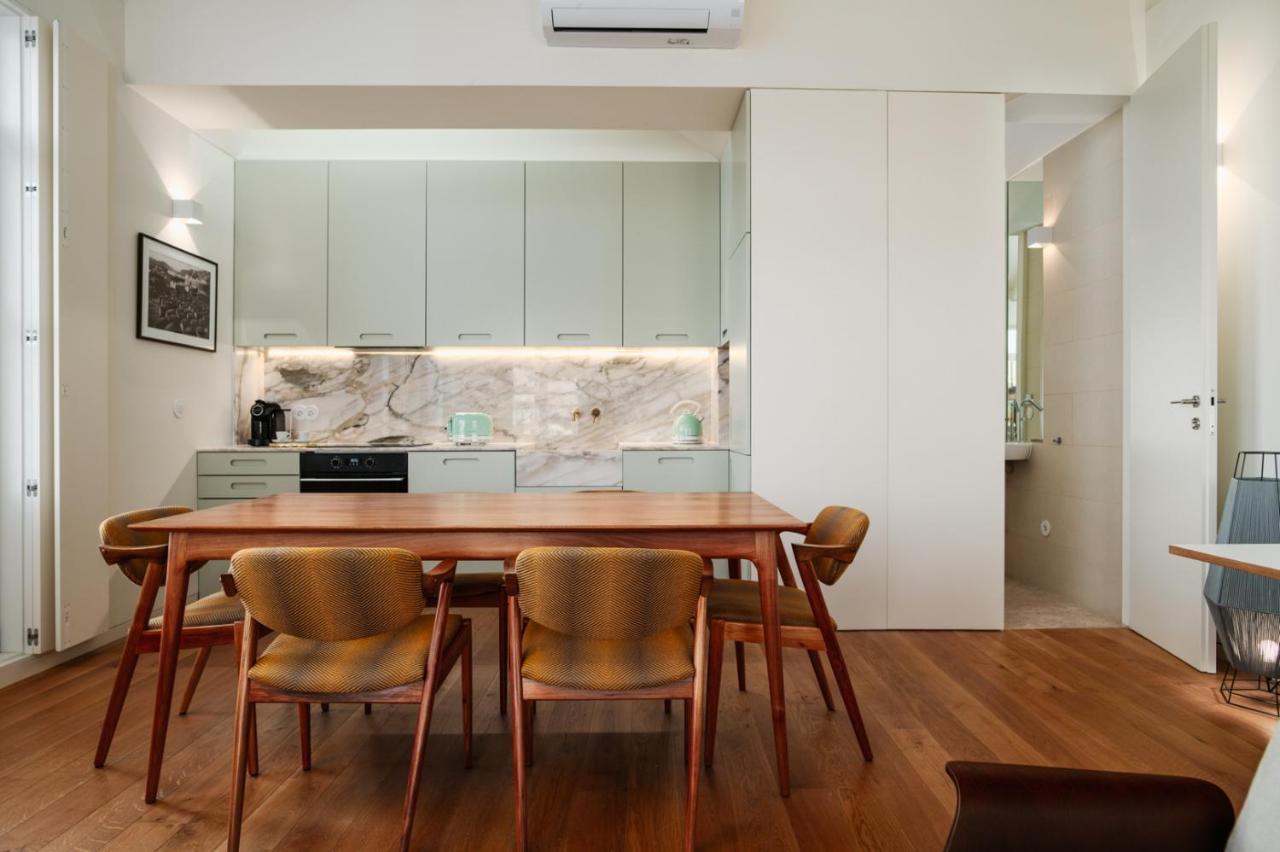 Victoria Luxury Apartment, Historic House Downtown