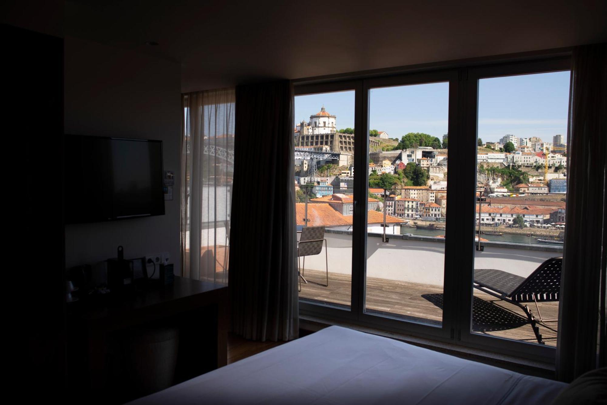 Carris Ribeira 4* Oporto