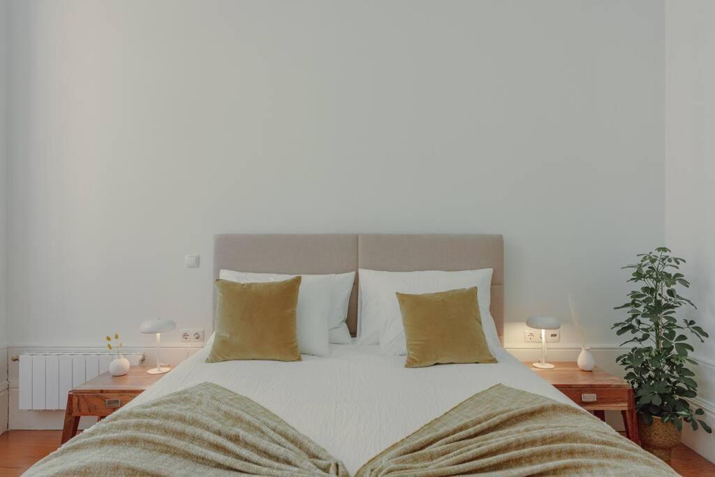 Luxury In Flores By Kobi Oporto