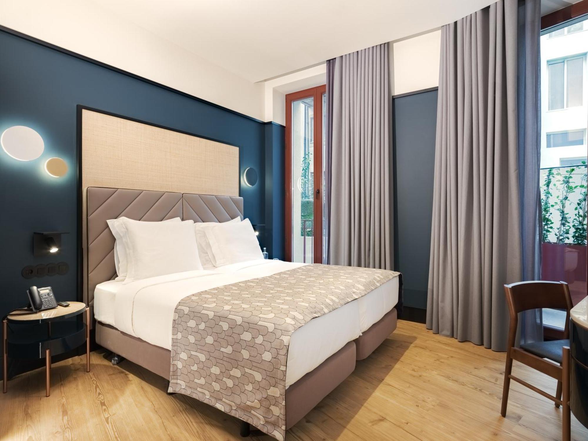 Hotel Axis Club Aliados 4*