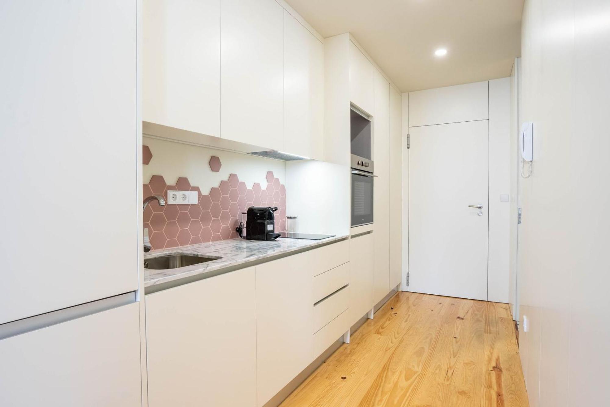 Apartamento Formosa With Balcony By Lovelystay
