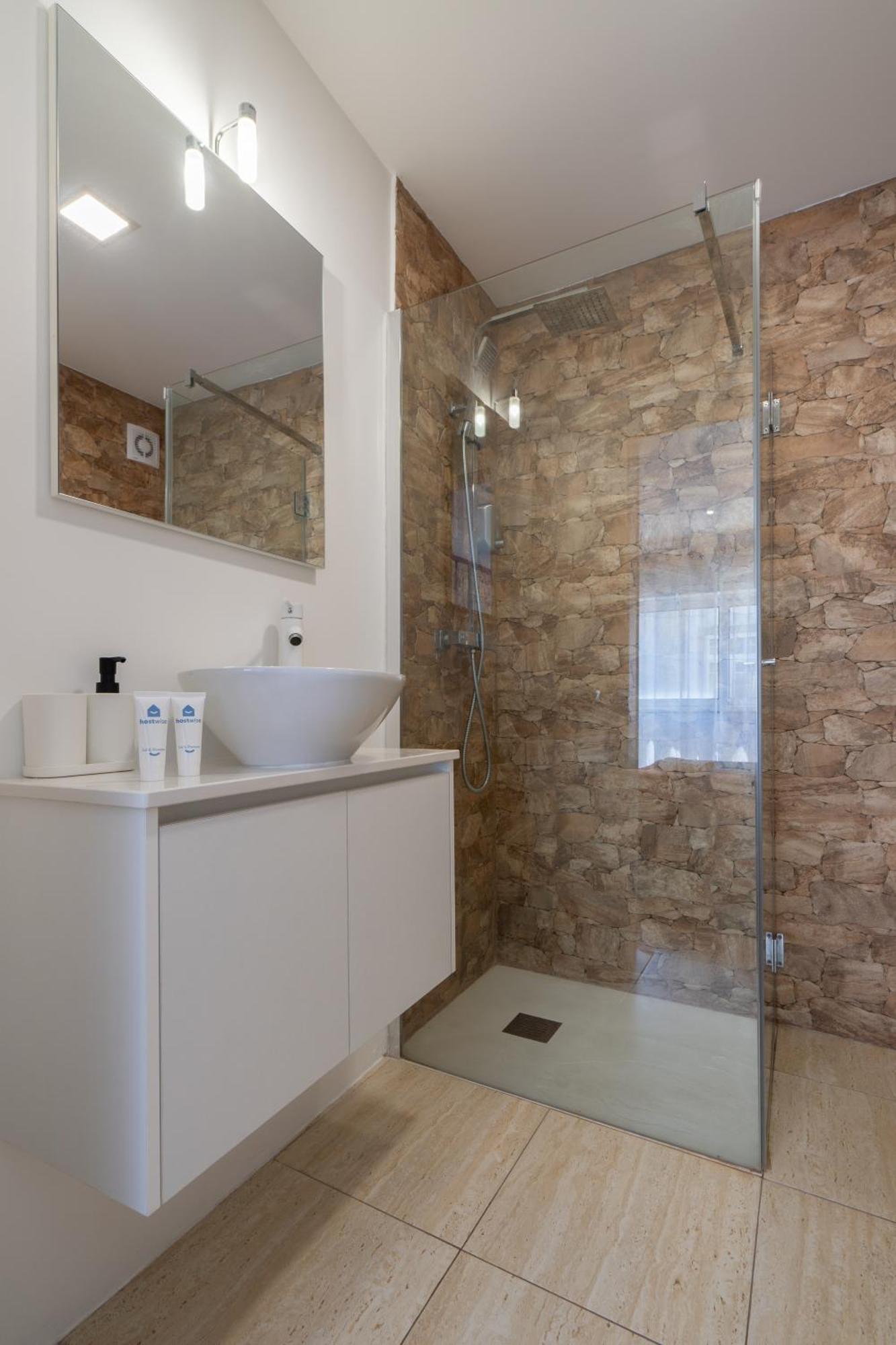 Host Wise - Luxurious Spacious W Terrace * Oporto