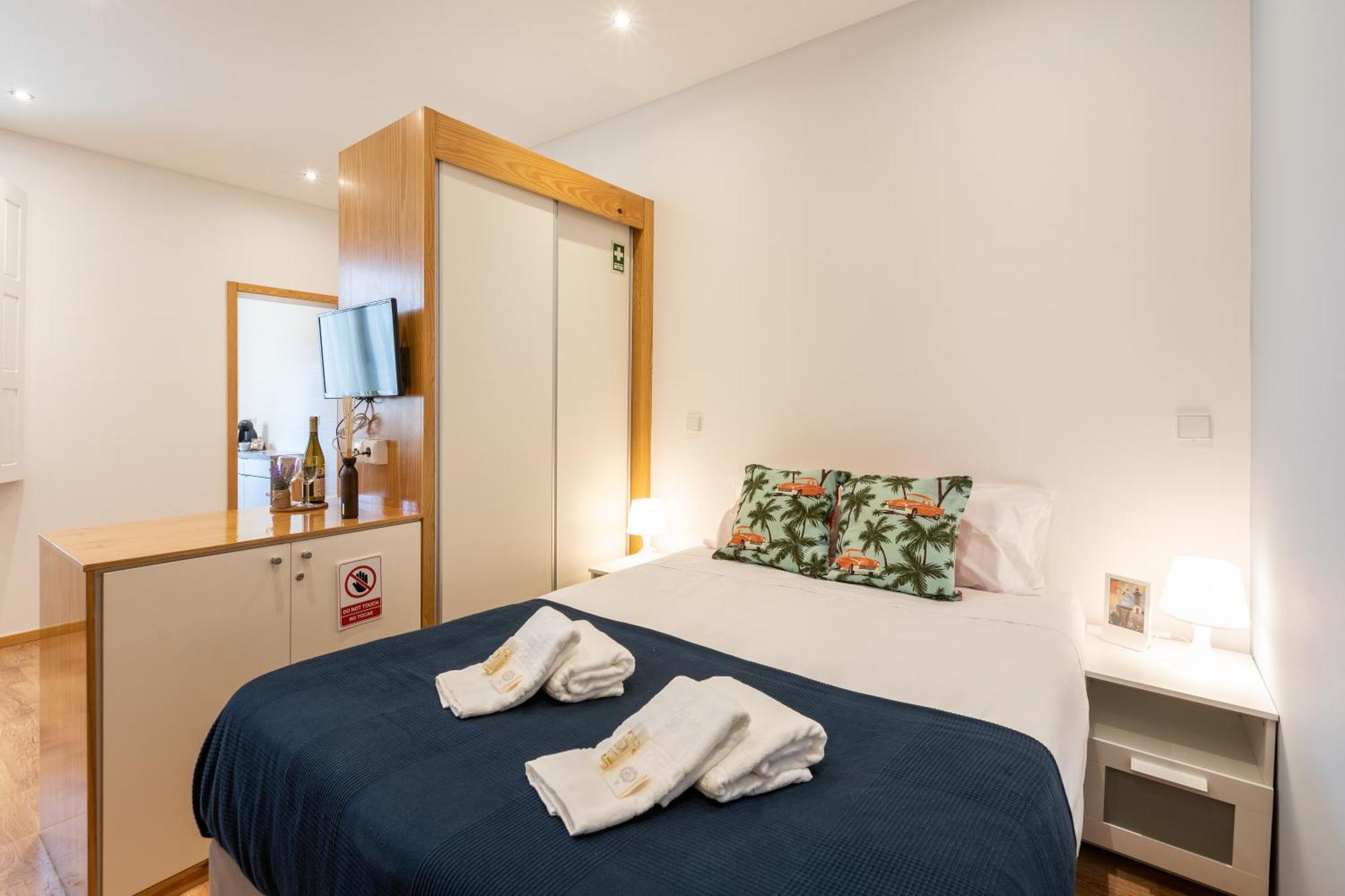 733 Costa Cabral Metro Apartamento