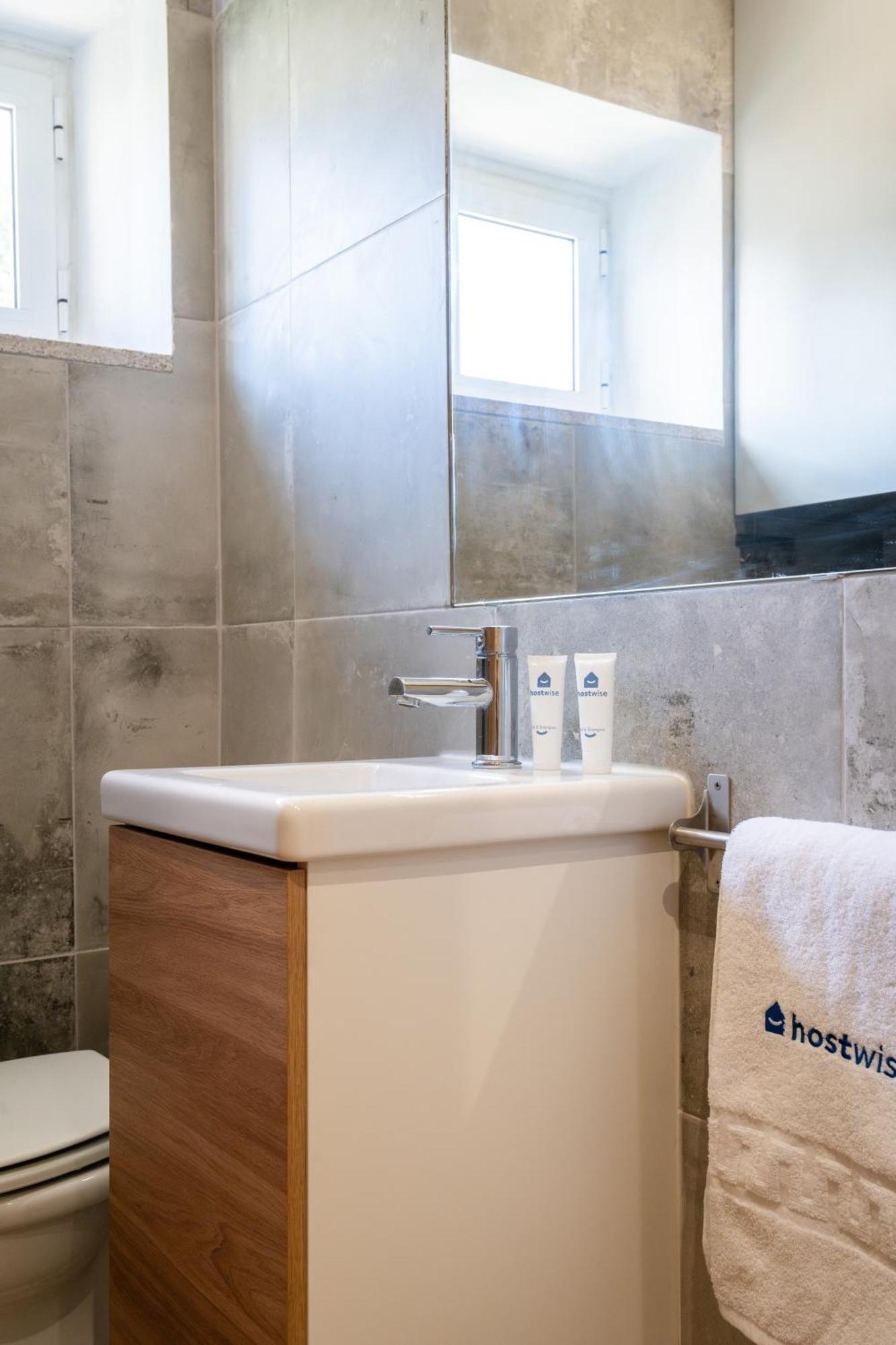 Host Wise - Terrace Delight House W Private Jacuzzi Casa de férias *