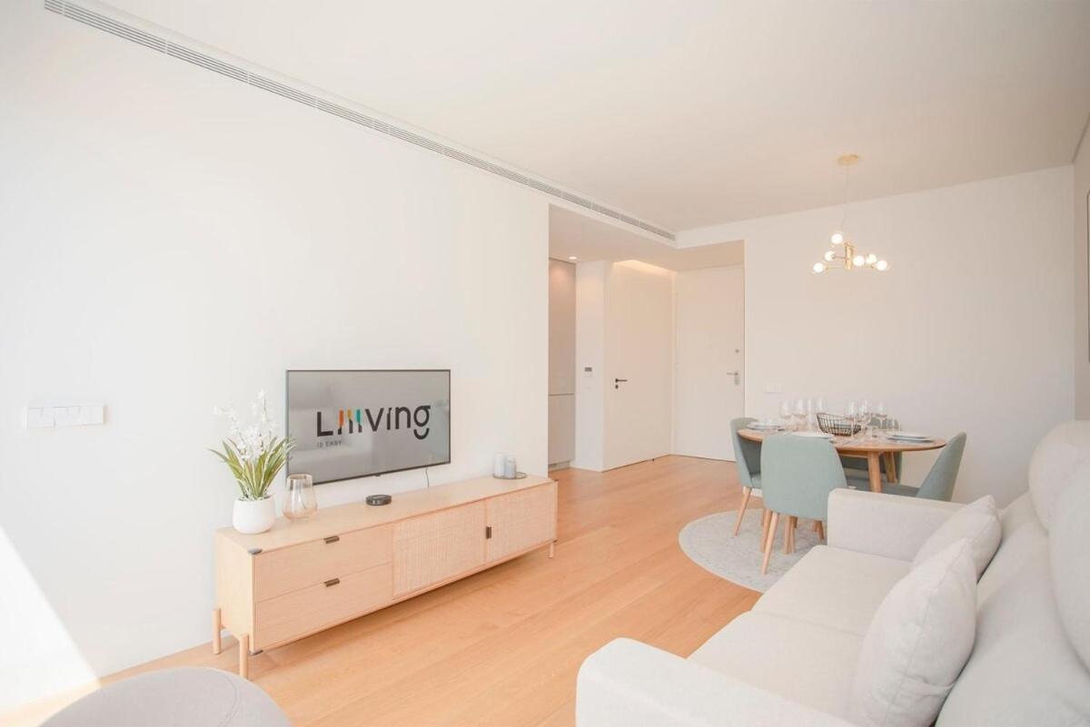 Liiiving In - Crystal Palace Oporto