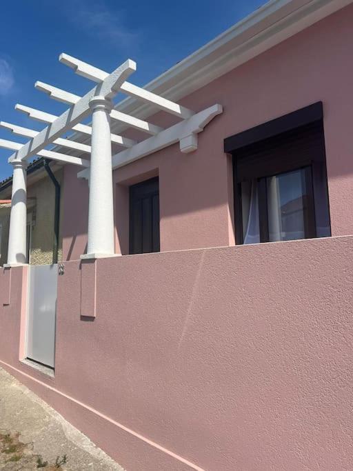 Сasa de vacaciones Pergola House - Typical House
