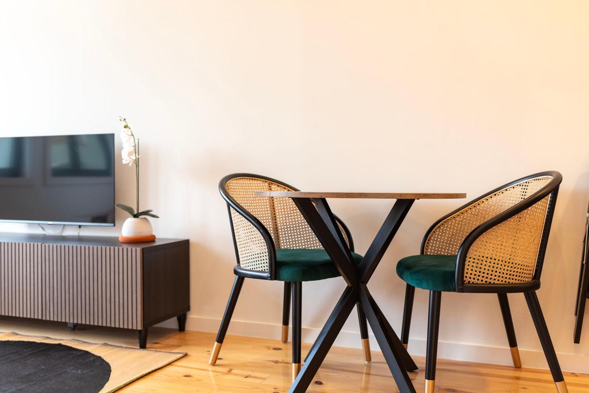Apartamento Chic Hideaway: Pool & Garden Porto