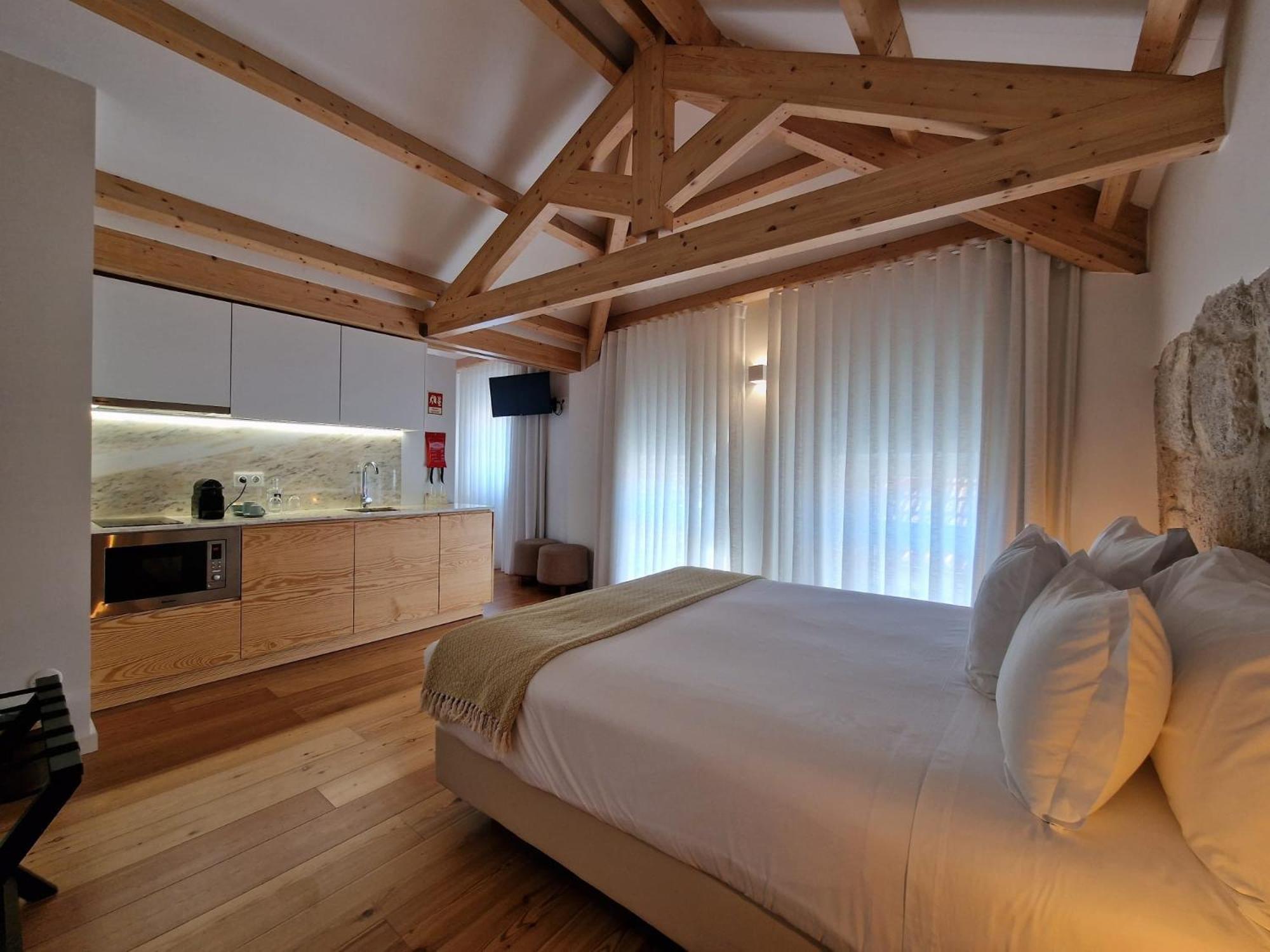 Porta Nobre Boutique By Aspasios Apartahotel 4*