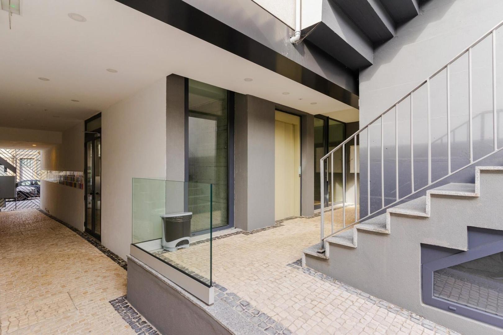 Spacious And Modern Flat With Ac 1 Min From Metro * Porto