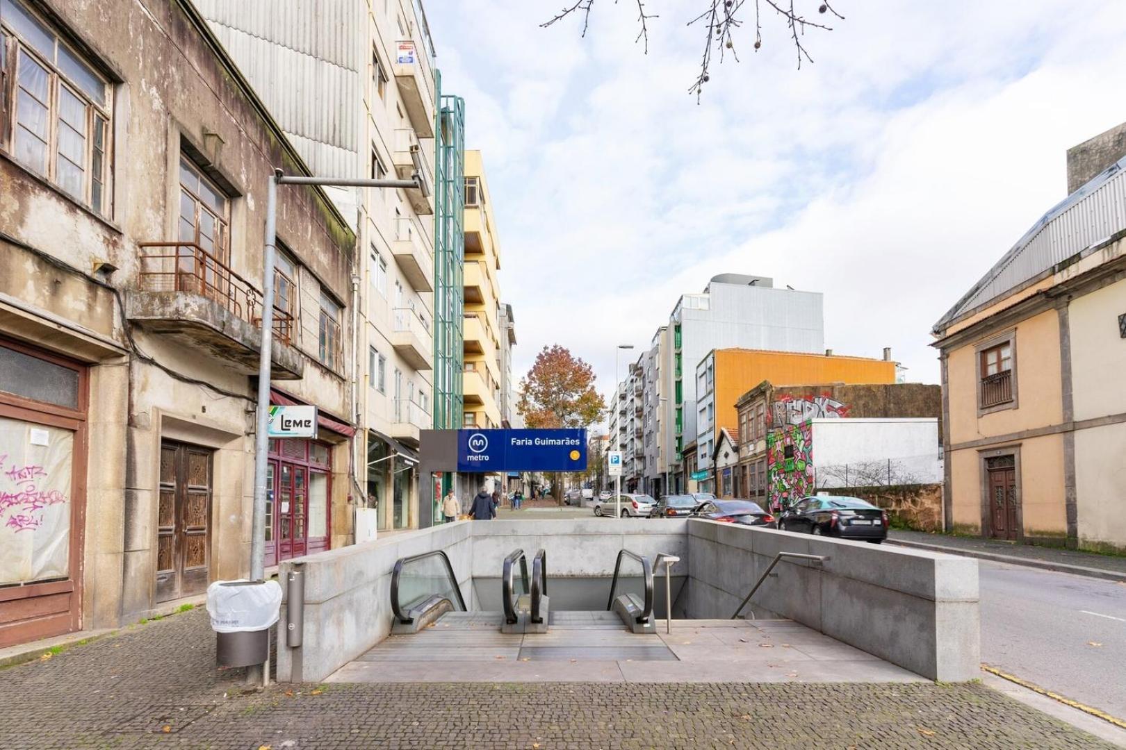 Spacious And Modern Flat With Ac 1 Min From Metro Apartment Porto