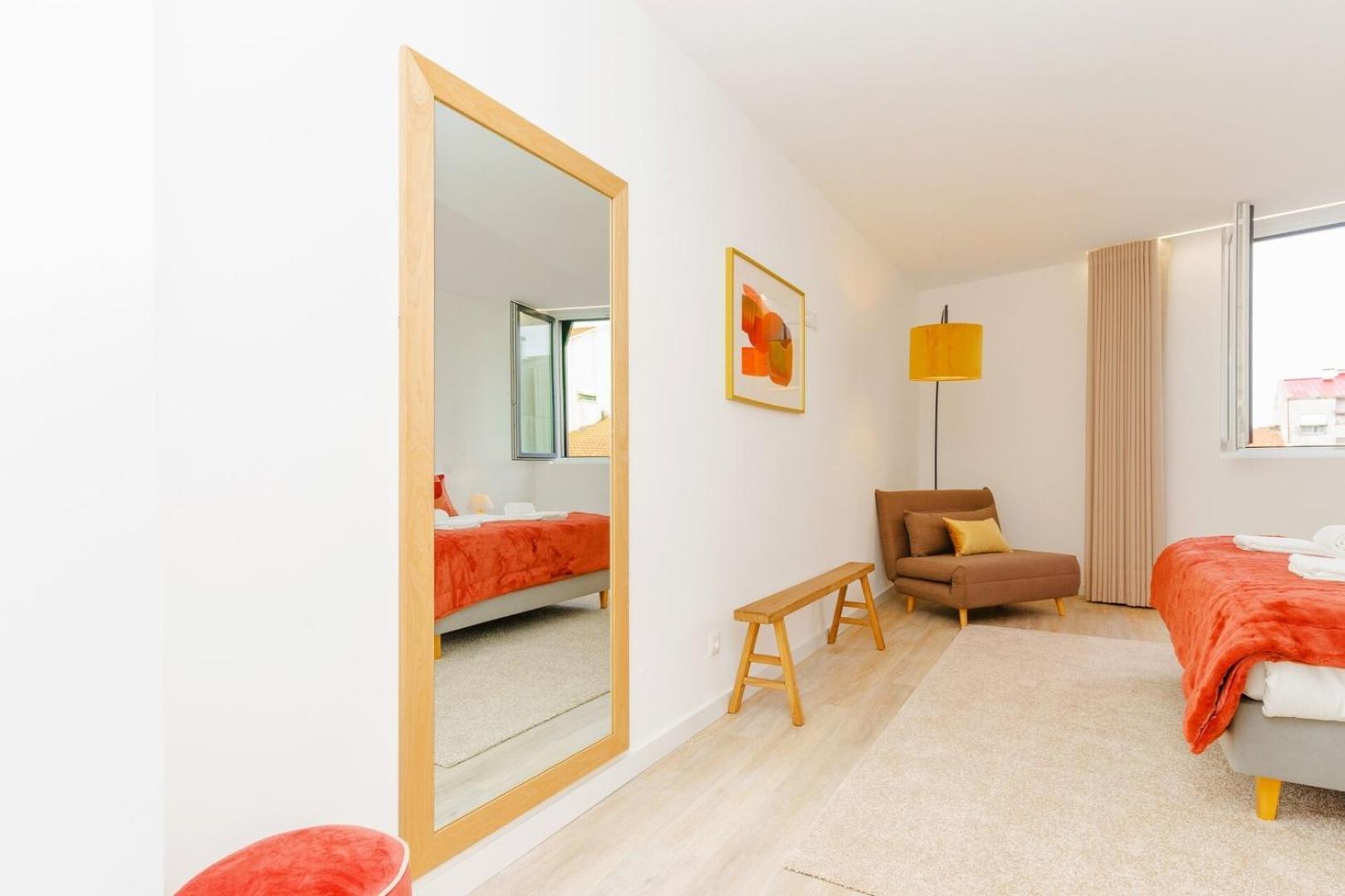 Spacious And Modern Flat With Ac 1 Min From Metro Apartment Porto