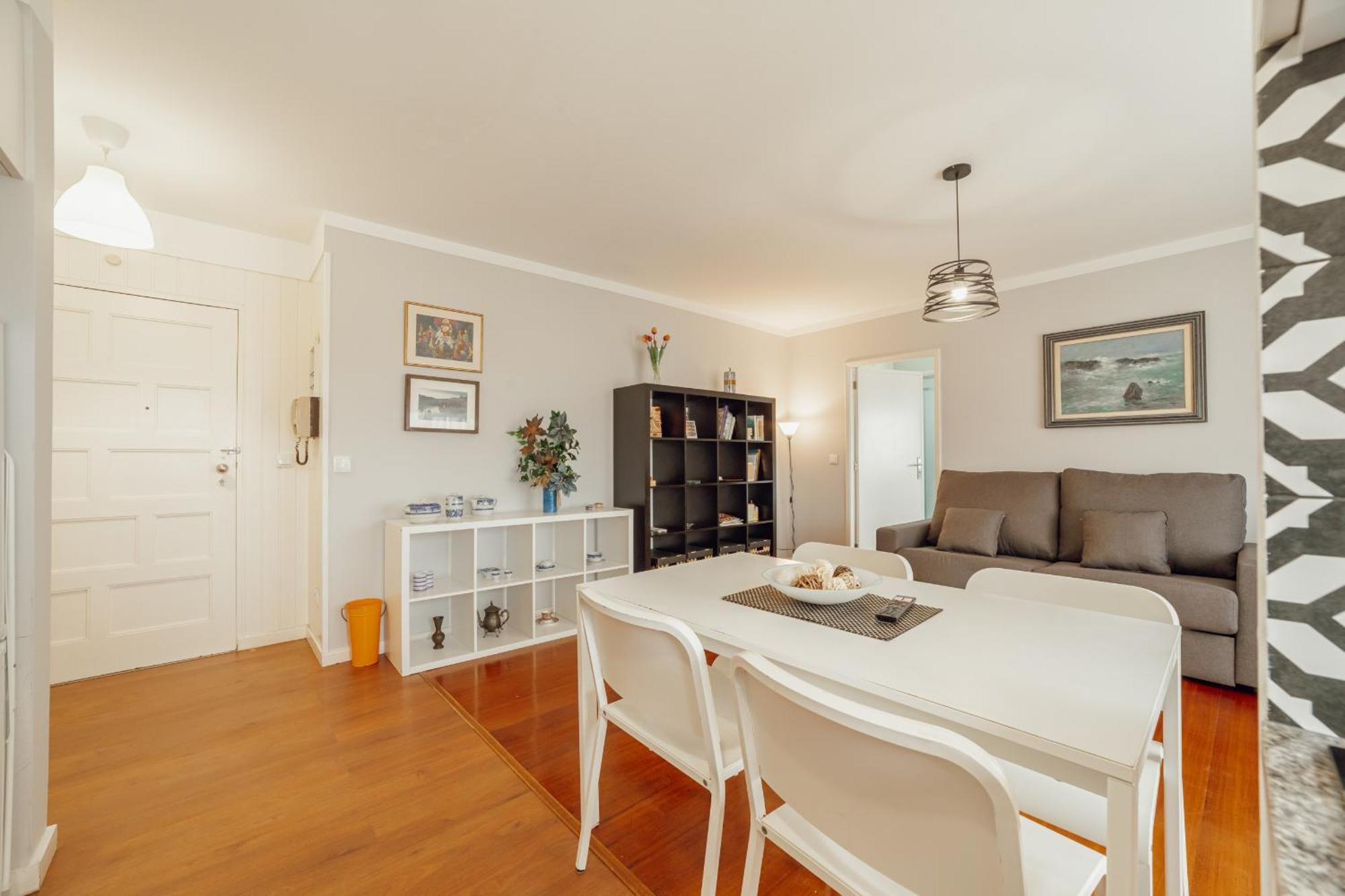 Apartment Espinho Seawalk And Seaview By Vacationy *