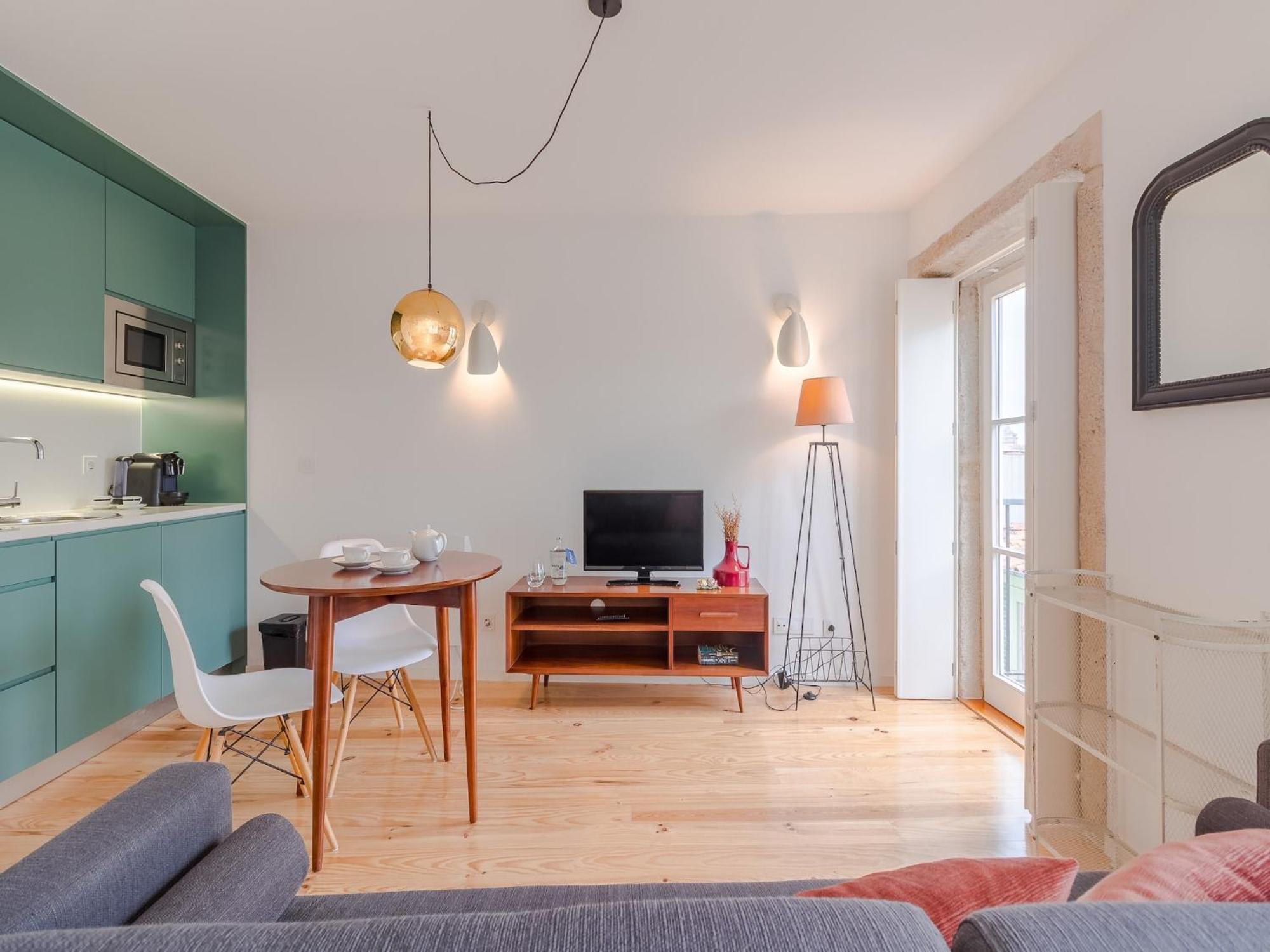 Charming Studio, Ideal For Smaller Groups * Oporto
