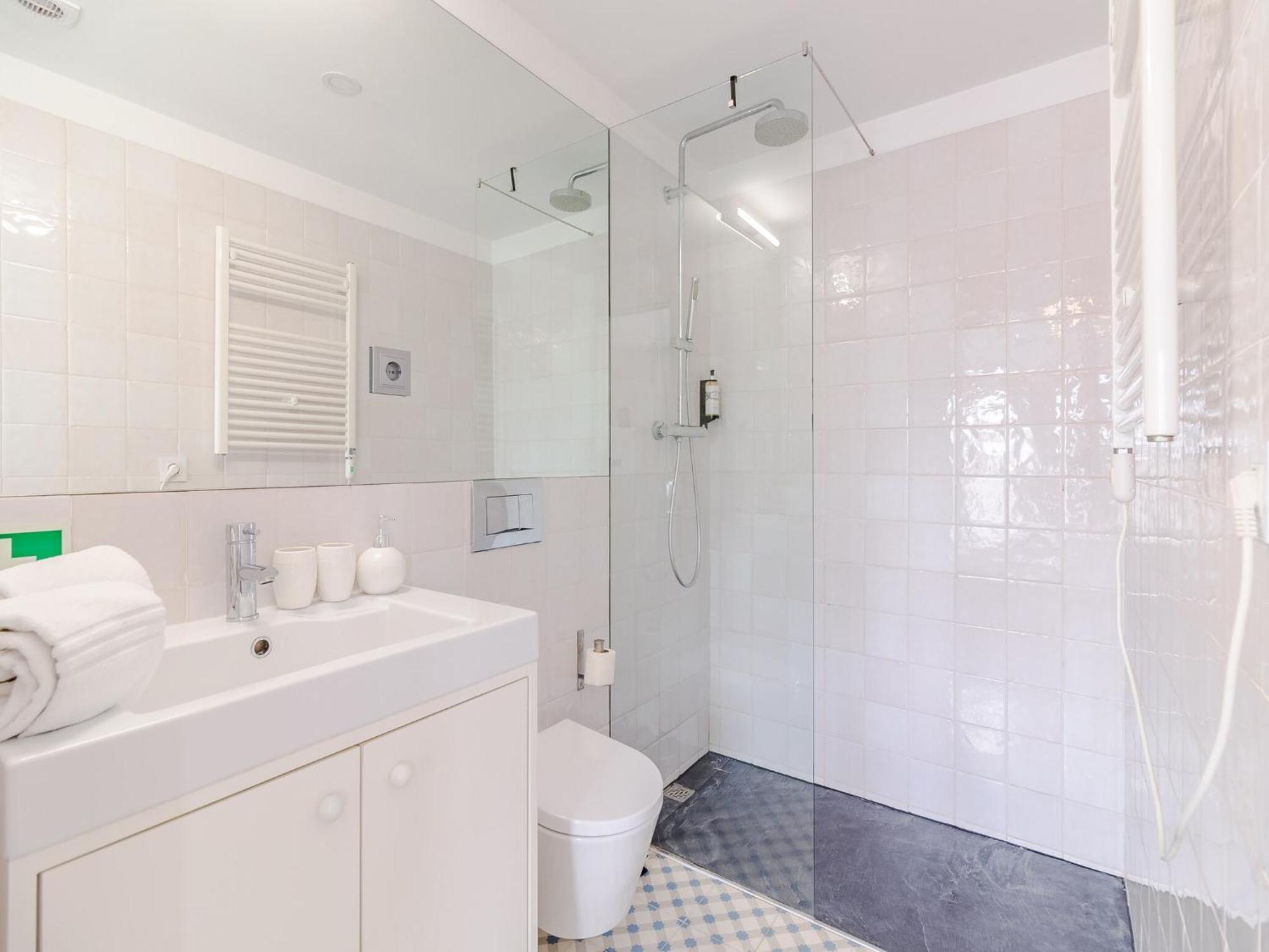 Charming Studio, Ideal For Smaller Groups * Oporto