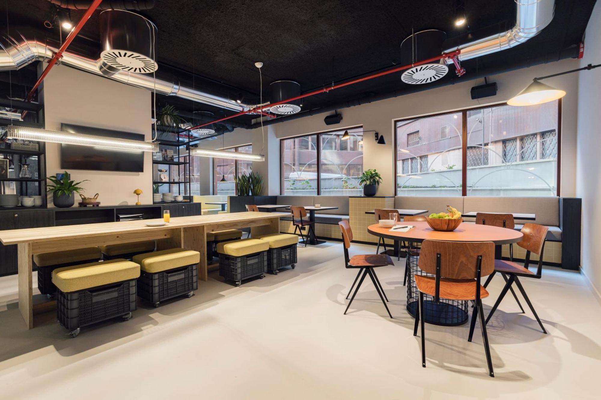 Hotel The Social Hub 4*