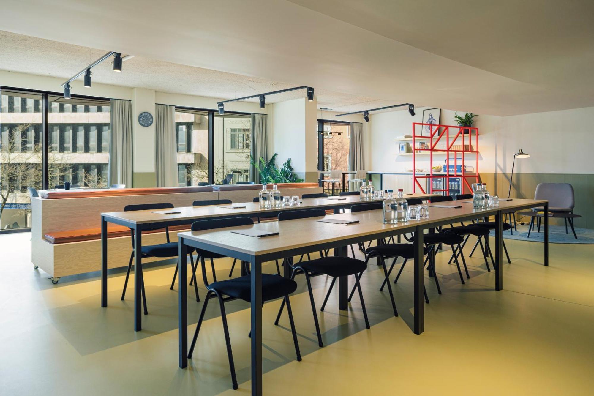 Hotel The Social Hub 4*