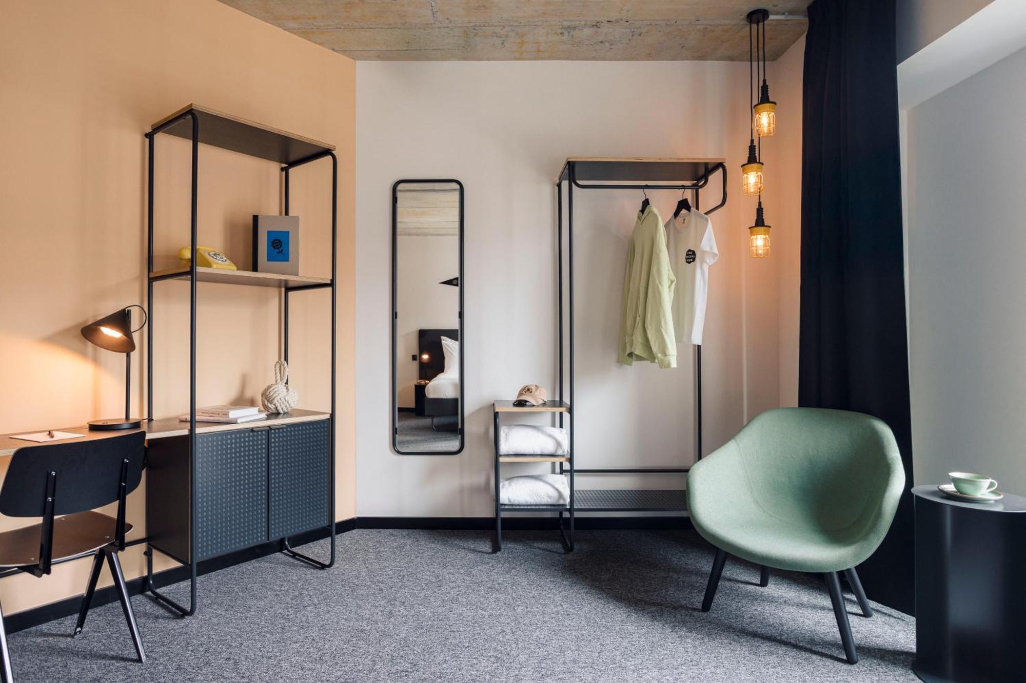 The Social Hub 4*