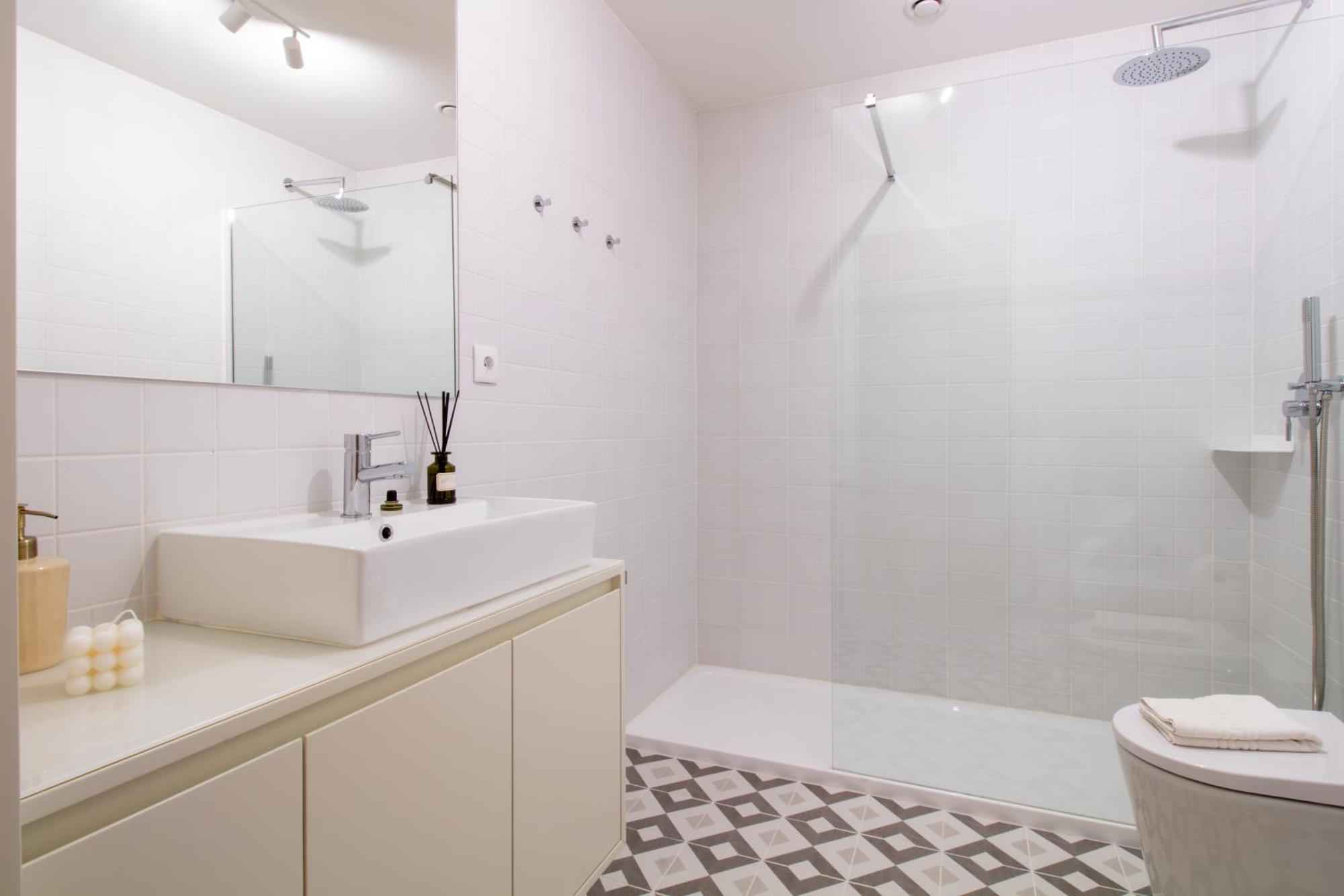Apartamento Luxurious Retreat In By Lovelystay